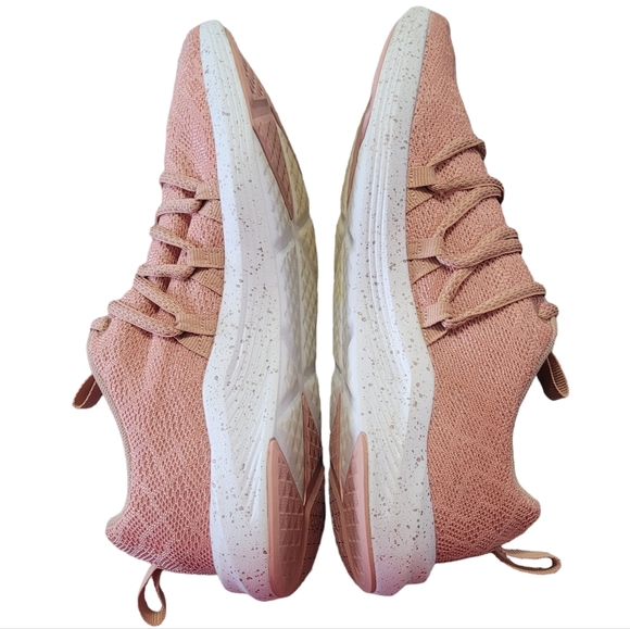 Puma Women's Tennis Shoes size 7 Pink Coral Color Speckled Soles Lace Up - Picture 4 of 8